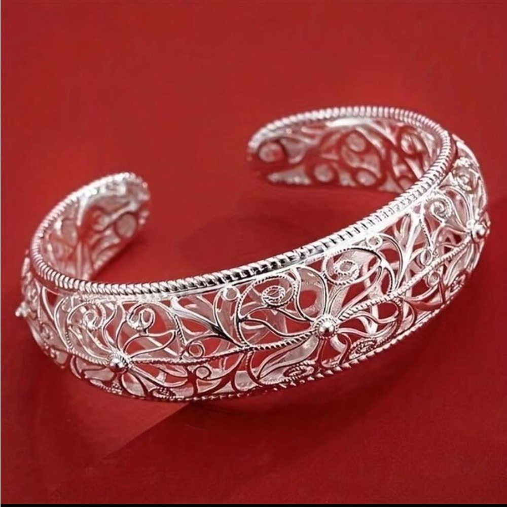 Elegant Silver Filigree Cuff Bracelet